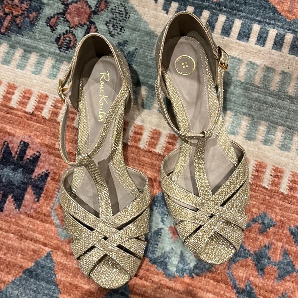 Vintage Style Gold Glitter Sandals